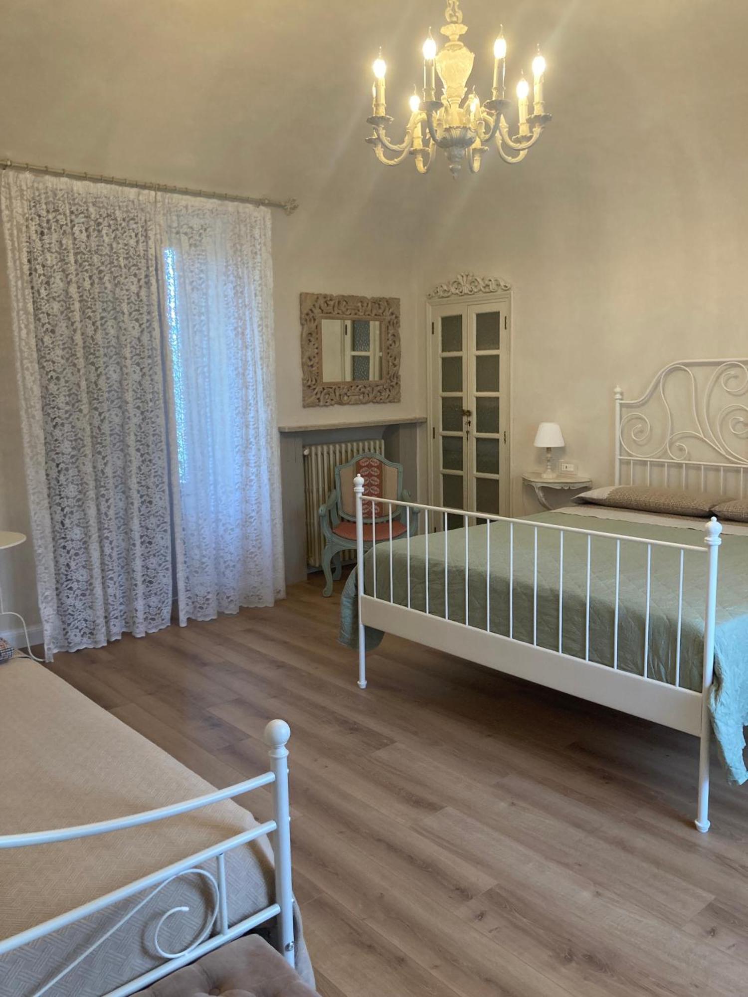 Manzoni37 Bed and Breakfast Novi Ligure Buitenkant foto